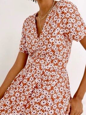 Madewell Floral V-Neck Cotton Dress in Rust Daisy